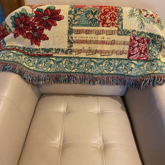 Christmas Tapestry Throw Blanket Poinsettia Holly Berries 50 x 60 Made in USA - Picture 4 of 12